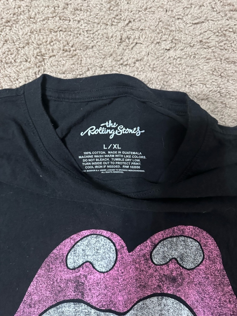 the Rolling Stones Black Tee with Pink & Silver Tongue Graphic - Picture 2 of 2
